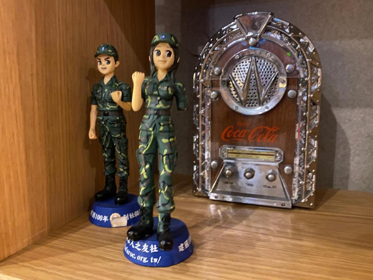 Hua Xiang Hotel -Zouying Kaohsiung Extérieur photo