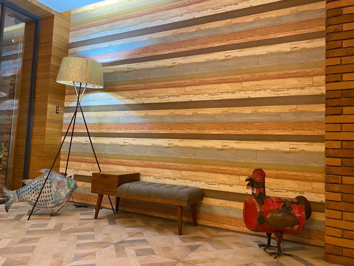 Hua Xiang Hotel -Zouying Kaohsiung Extérieur photo