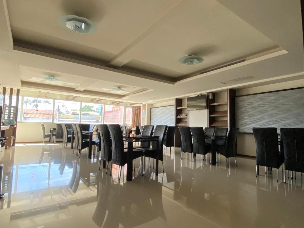 Hua Xiang Hotel -Zouying Kaohsiung Extérieur photo