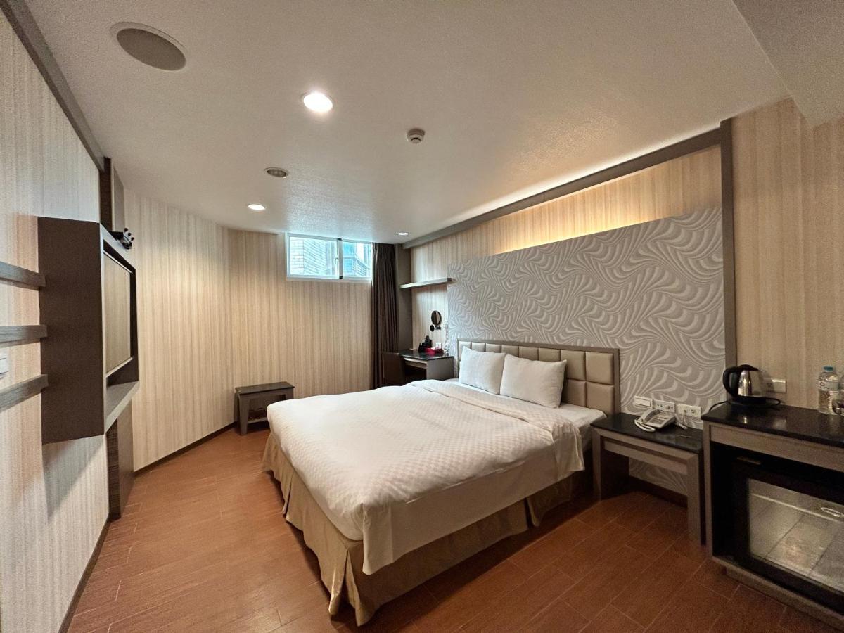 Hua Xiang Hotel -Zouying Kaohsiung Extérieur photo