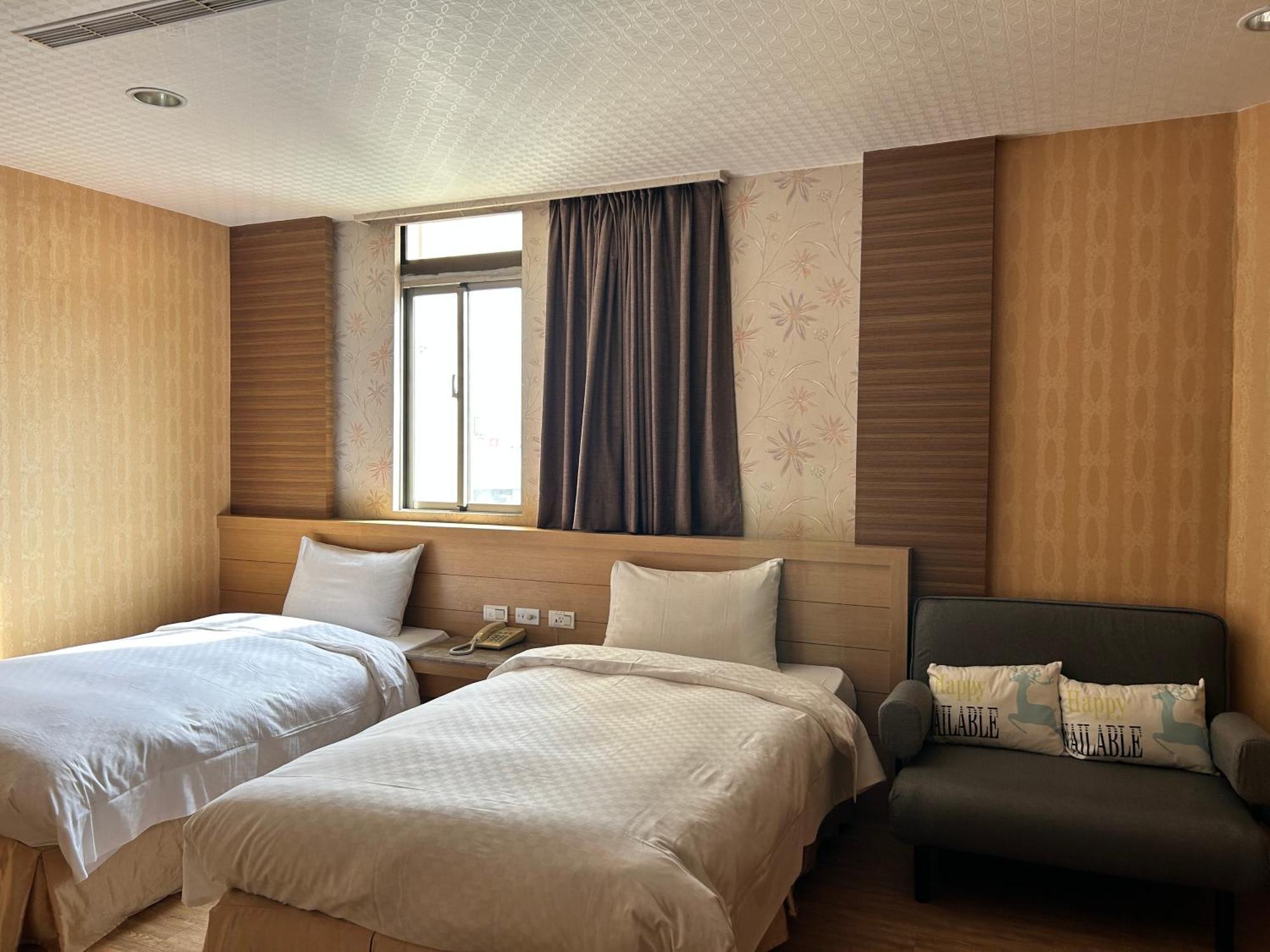 Hua Xiang Hotel -Zouying Kaohsiung Extérieur photo