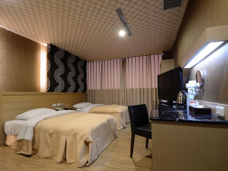 Hua Xiang Hotel -Zouying Kaohsiung Extérieur photo