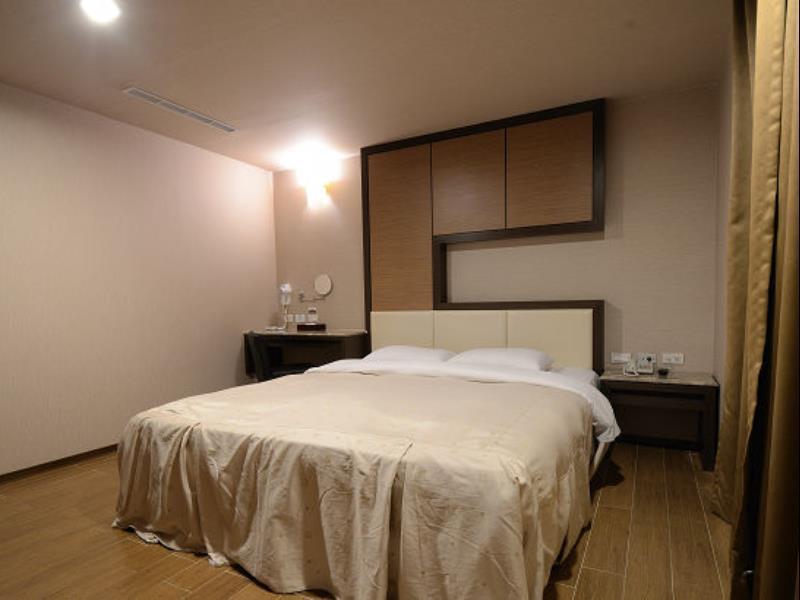 Hua Xiang Hotel -Zouying Kaohsiung Extérieur photo